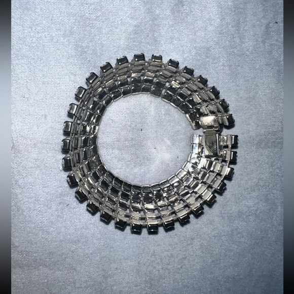 Women’s Vintage Retro Rhinestone Bracelet Antique Clasp Silvertone Costume - Picture 2 of 5